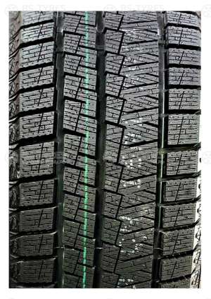 Kapsen SnowShoes AW33 215/60 R17 96H
